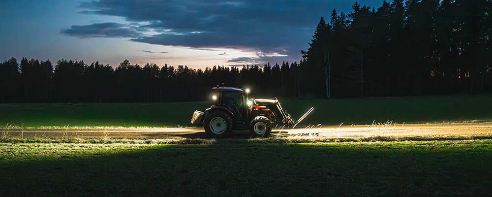 Työvalot traktoriin