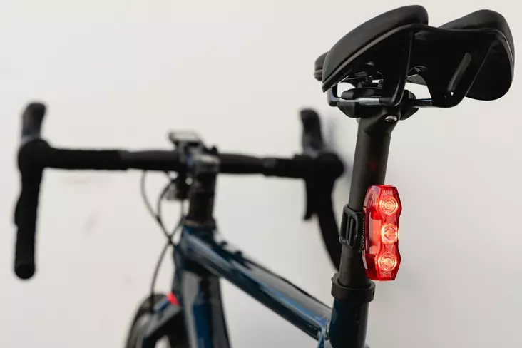 CatEye VIZ450 rear light USB-C - Bike tail lights - 8020112763 - 1